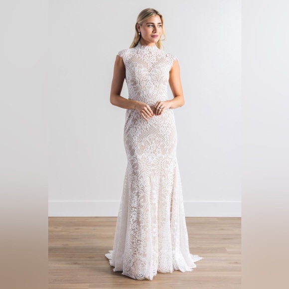 Wtoo Dresses & Skirts - NWT W Too by Watters Locket Uma Wedding Dress in Ivory/Nude Size 14 Lace Train